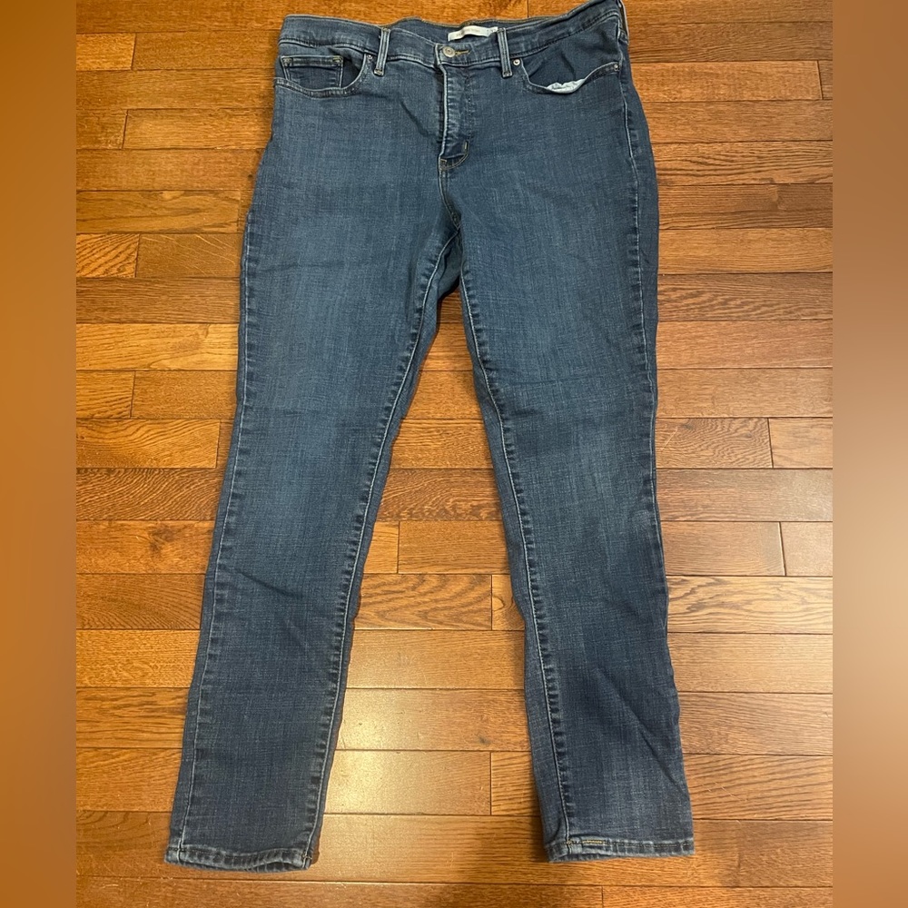LEVI’S MEDIUM WASH 311 SHAPING SKINNY JEANS SIZE 32